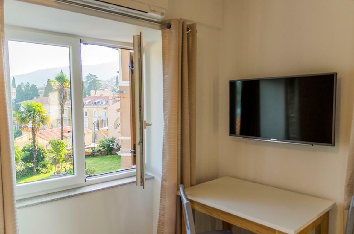 Guesthouse Klaudia Опатия Экстерьер фото